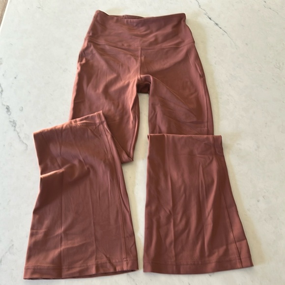 Lululemon Groove Super High Rise Flare Legging Size 4 - Picture 4 of 8